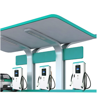 Caricabatterie EV All In One da 120 kW montato a pavimento con touch screen a colori da 7&quot;.